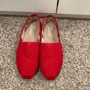 Red TOMS- like new